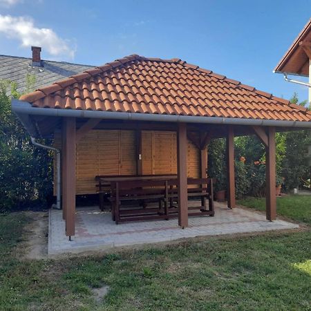 בלטונללה Nora Apartman מראה חיצוני תמונה