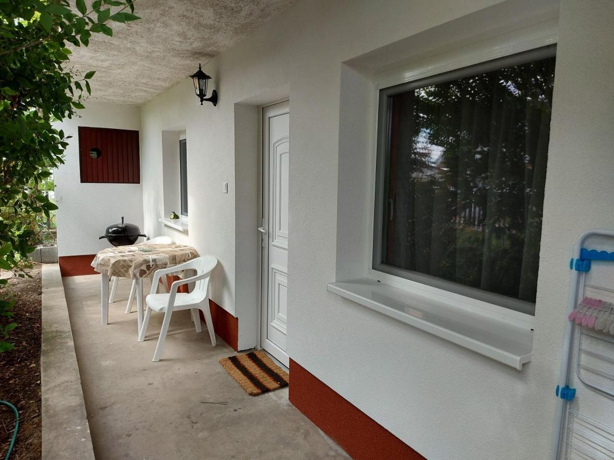 בלטונללה Nora Apartman מראה חיצוני תמונה